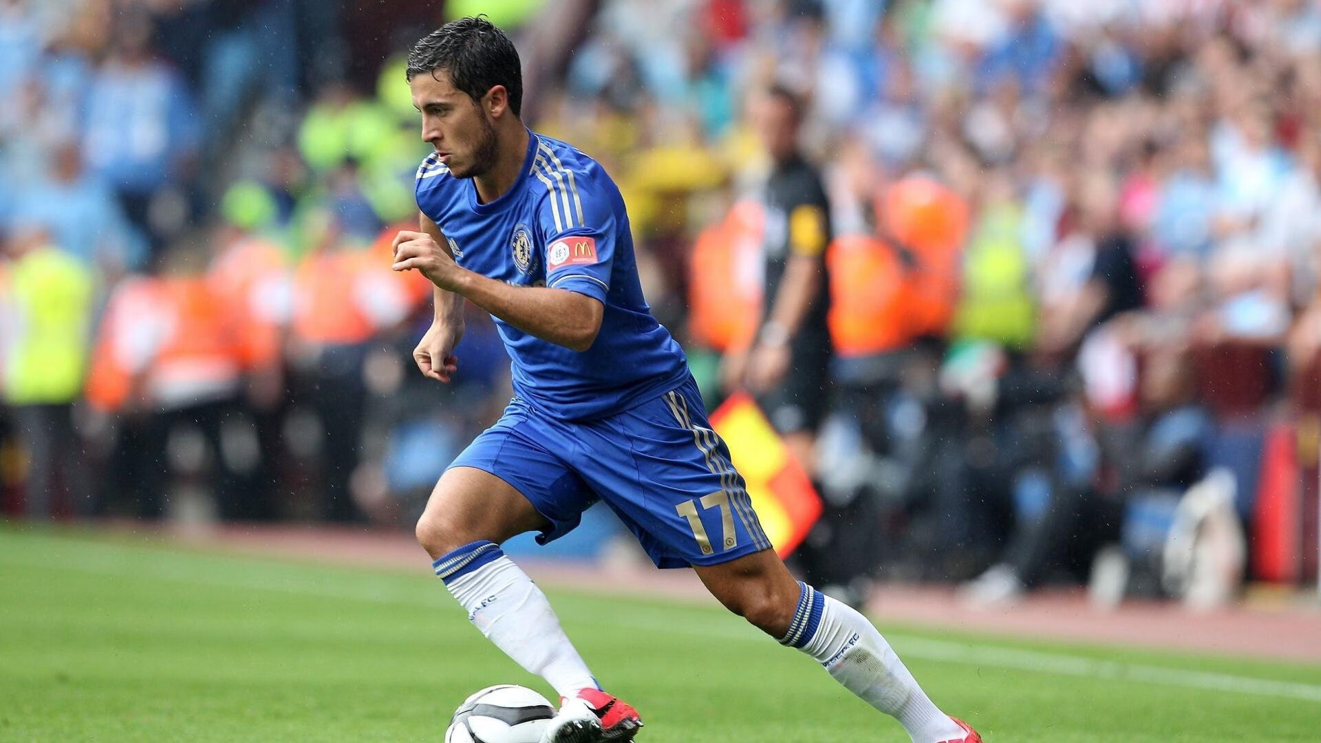 “德甲复苏势头强劲,传统劲旅逐渐追赶”,德甲经典比赛